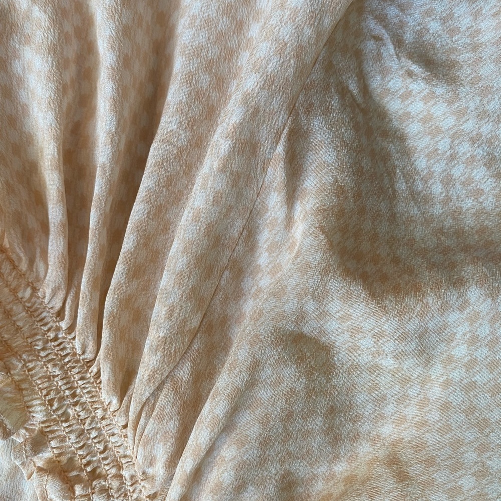 Beautiful Joie peach/white silk top in size small - Picture 2 of 4